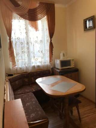 Мини-отель Inn Tavrida Трускавец Апартаменты с балконом-8